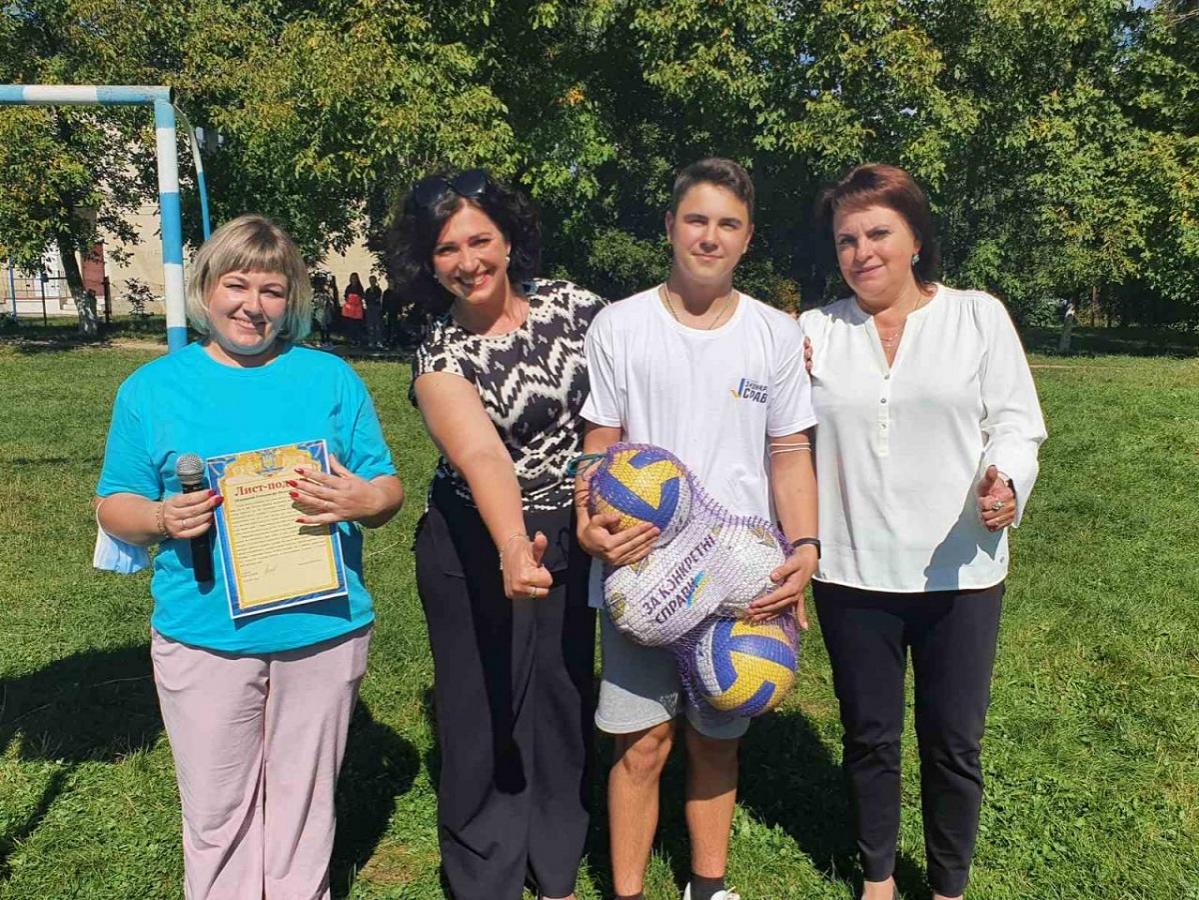 Спортивно-патріотичне свято в Дунаєвецькій ЗОШ І-ІІІ ступенів №4